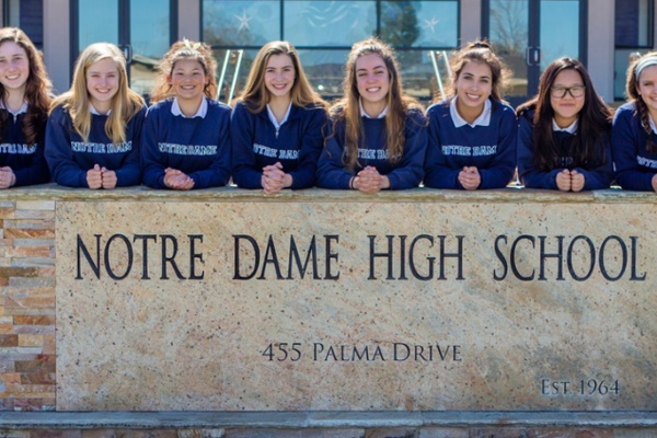 California - Trường Trung Học Notre Dame High School - USA